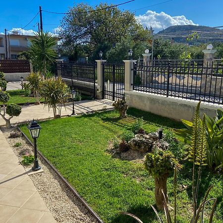 Simplycity Homestay Apartments クレマスティ エクステリア 写真